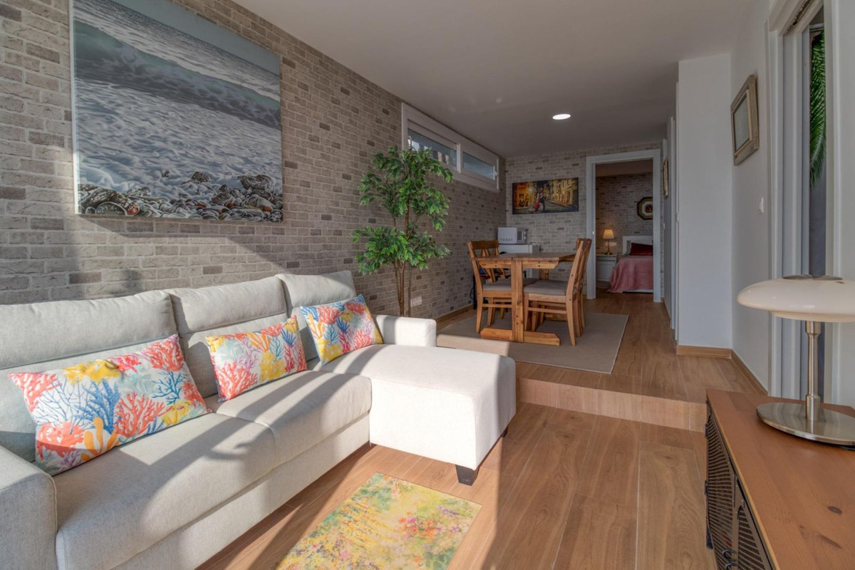 Se vende Villa - Chalet de 7 dormitorios en Costa Del Sol, Málaga, España