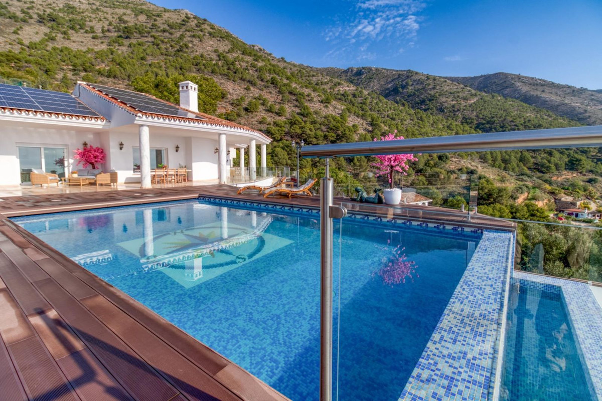 Se vende Villa - Chalet de 7 dormitorios en Costa Del Sol, Málaga, España