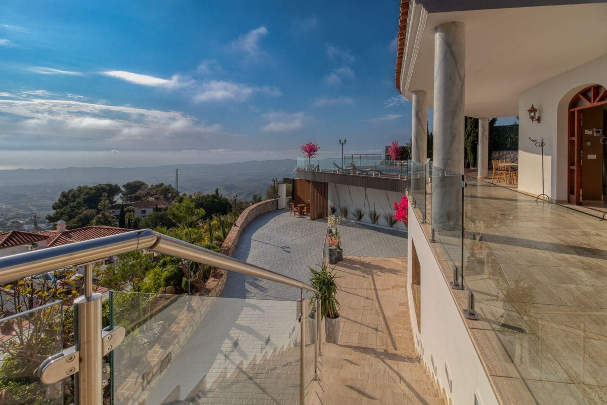Se vende Villa - Chalet de 7 dormitorios en Costa Del Sol, Málaga, España