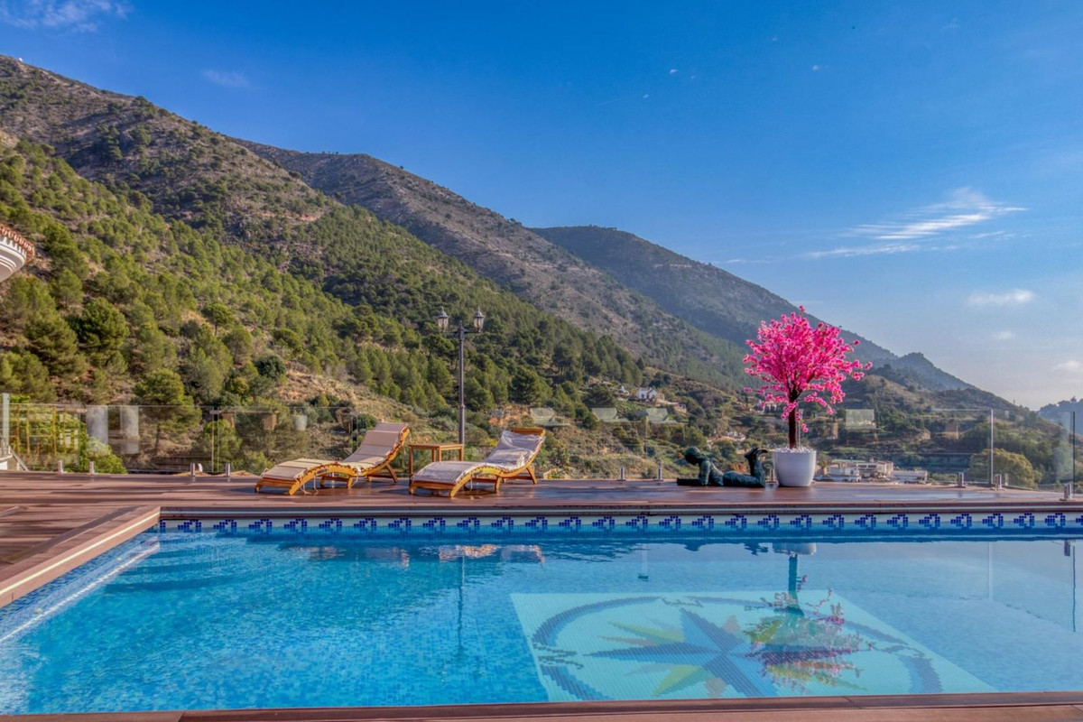 Se vende Villa - Chalet de 7 dormitorios en Costa Del Sol, Málaga, España