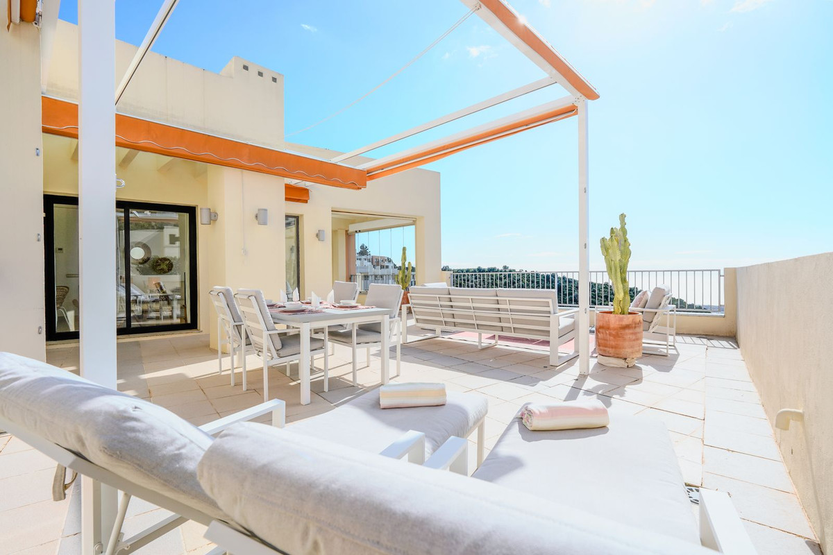 2 Bed Apartment for sale in Altos De Los Monteros Costa Del Sol, Málaga, Spain