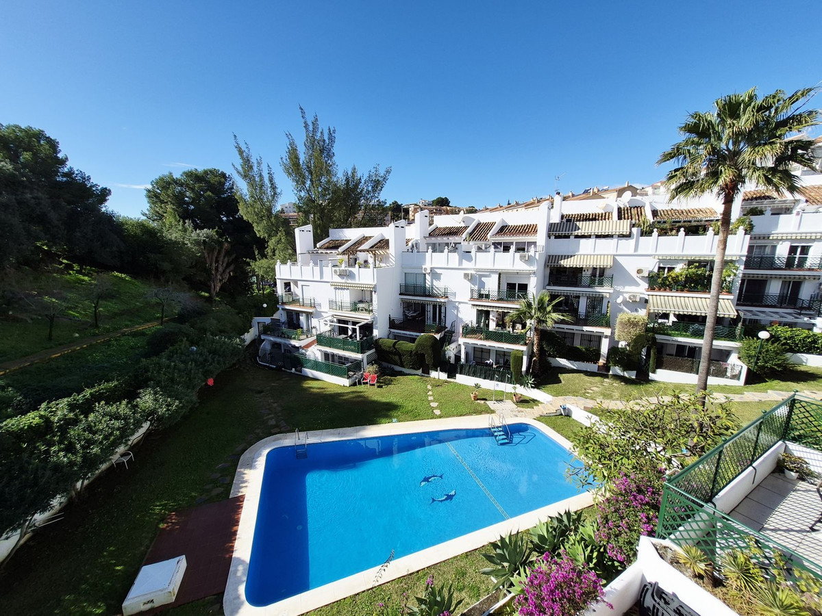 3 Bed Apartment for sale in Torreblanca Costa Del Sol, Málaga, Spain
