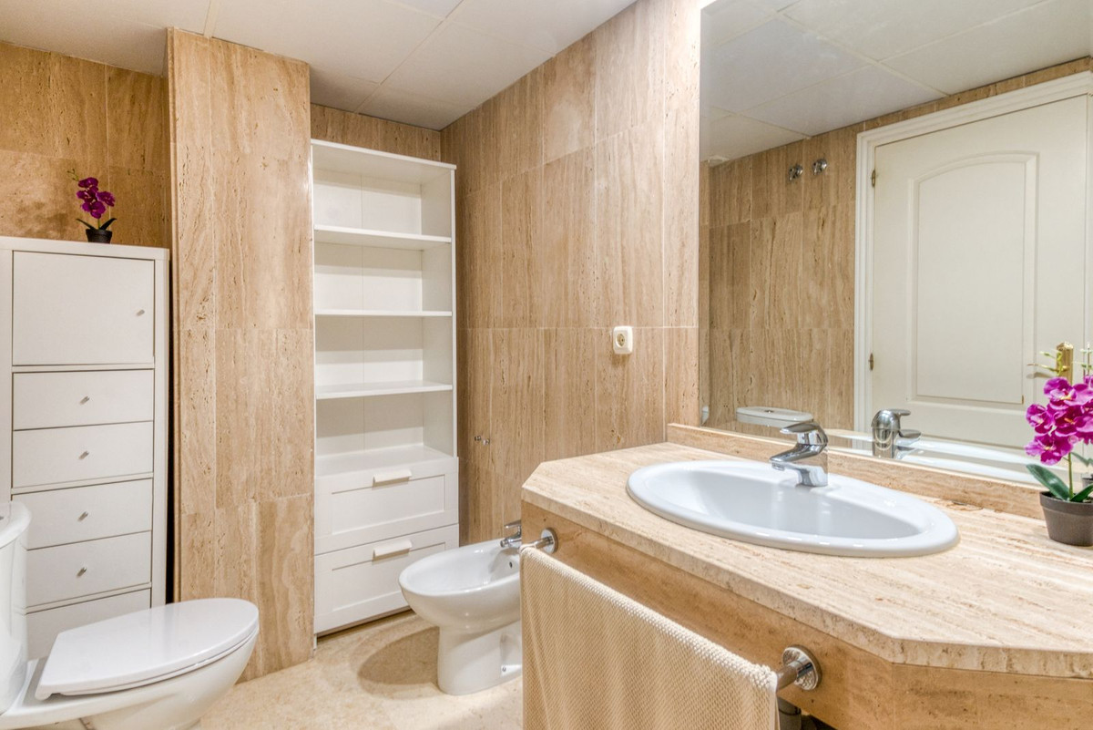 1 Bed Apartment for sale in Elviria Costa Del Sol, Málaga, Spain