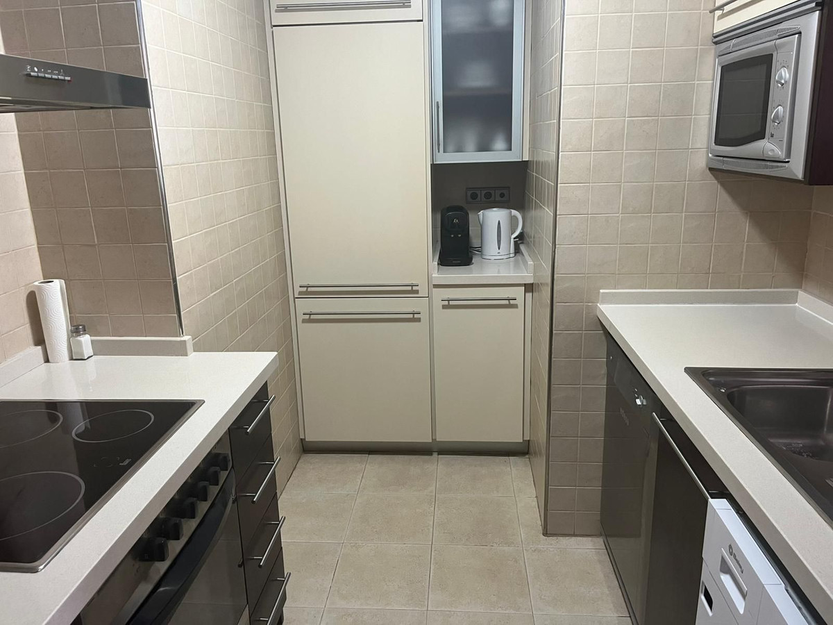 Se vende Apartamento Planta Media de 2 dormitorios en Costa Del Sol, Málaga, España