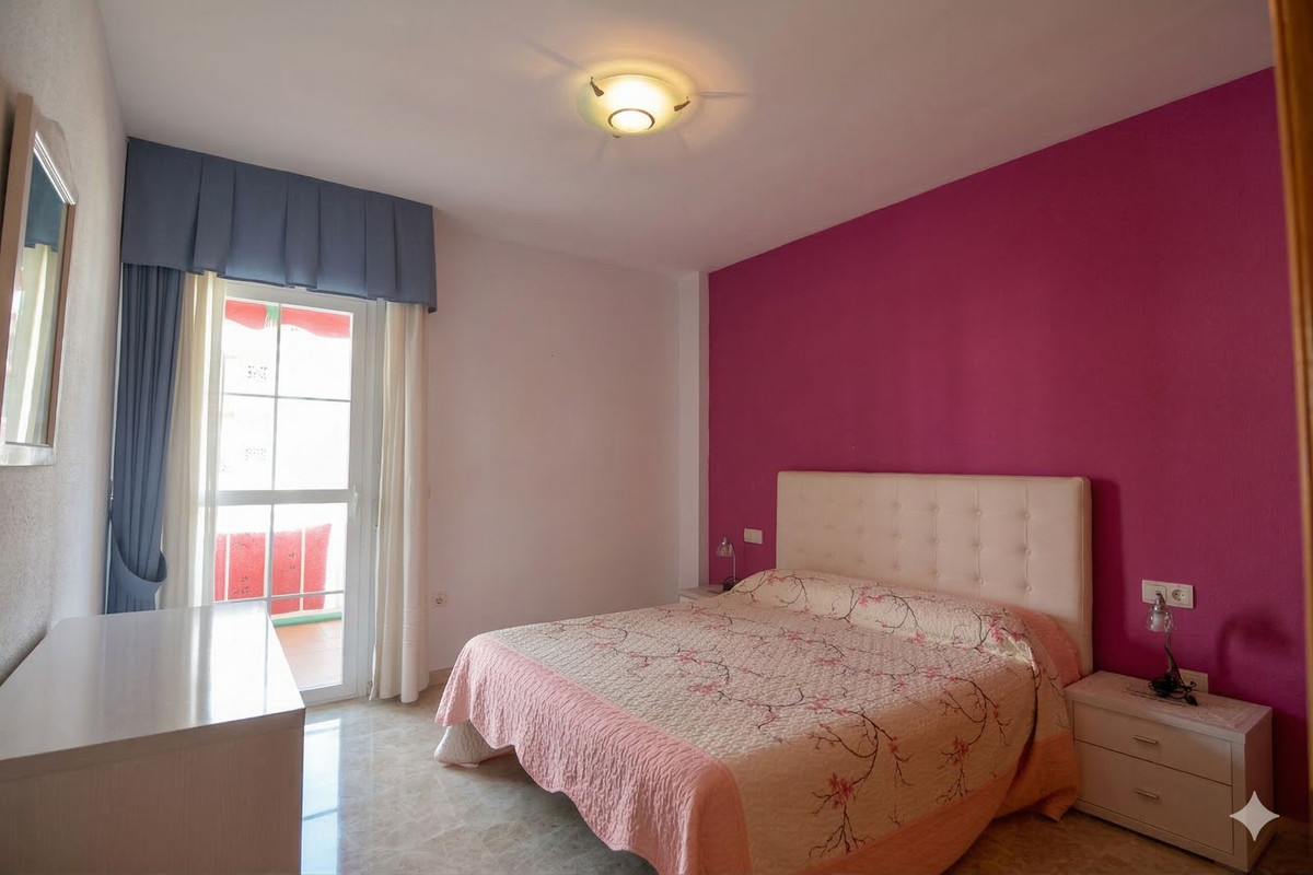 Se vende Apartamento Planta Media de 3 dormitorios en Costa Del Sol, Málaga, España