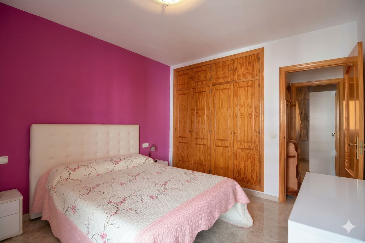 Se vende Apartamento Planta Media de 3 dormitorios en Costa Del Sol, Málaga, España