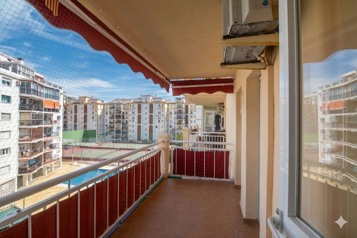 Se vende Apartamento Planta Media de 3 dormitorios en Costa Del Sol, Málaga, España