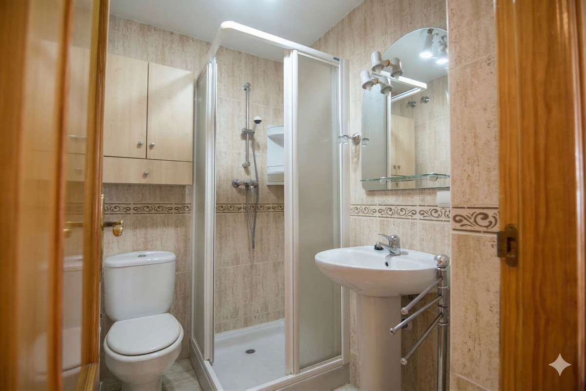 Se vende Apartamento Planta Media de 3 dormitorios en Costa Del Sol, Málaga, España