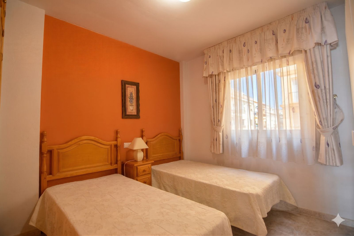 Se vende Apartamento Planta Media de 3 dormitorios en Costa Del Sol, Málaga, España