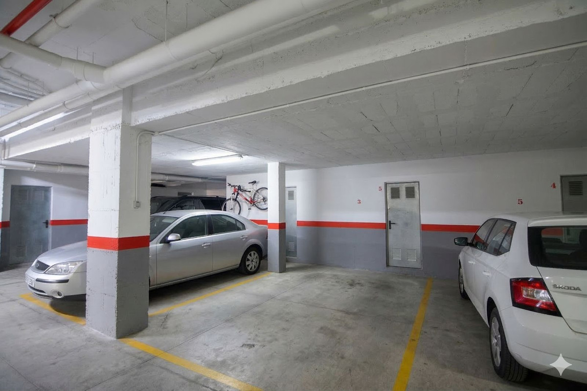Se vende Apartamento Planta Media de 3 dormitorios en Costa Del Sol, Málaga, España