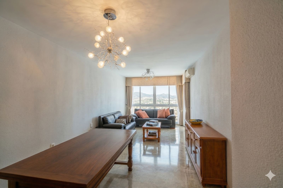 Se vende Apartamento Planta Media de 3 dormitorios en Costa Del Sol, Málaga, España