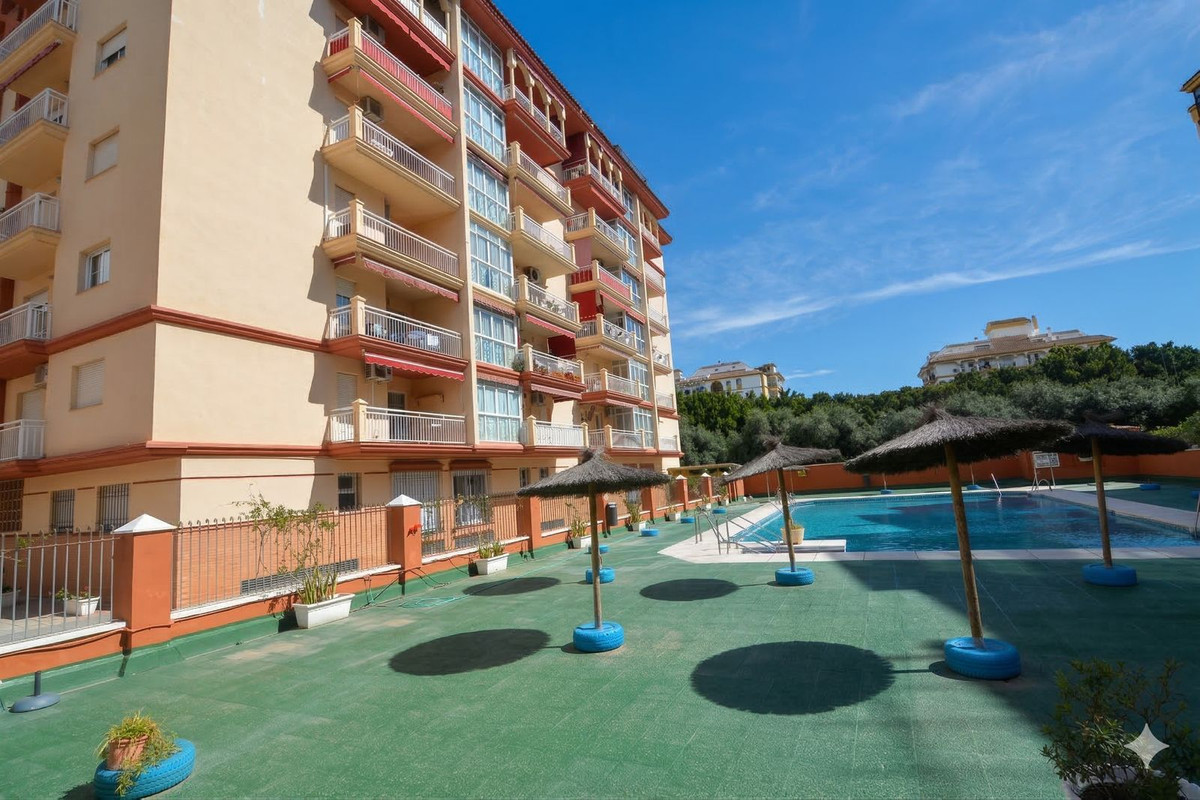 Se vende Apartamento Planta Media de 3 dormitorios en Costa Del Sol, Málaga, España