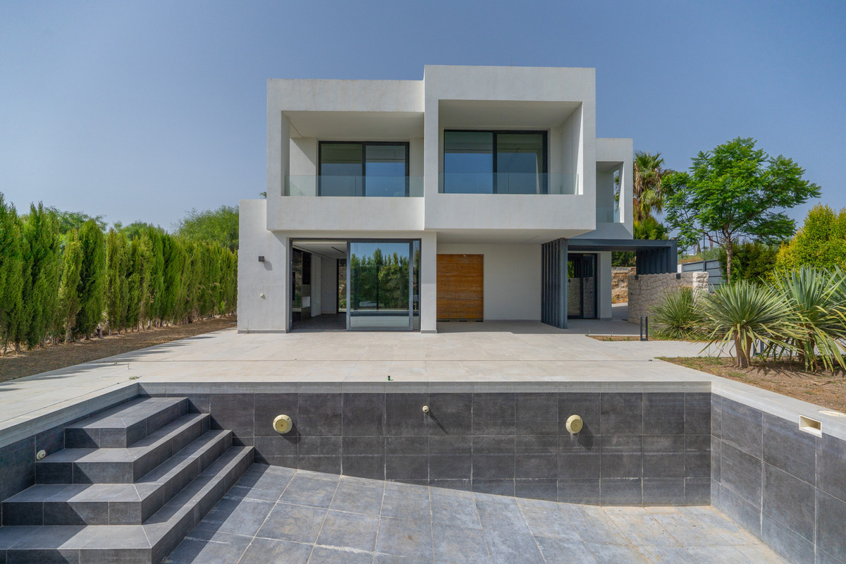 3 Bed Townhouse for sale in Estepona Costa Del Sol, Málaga, Spain