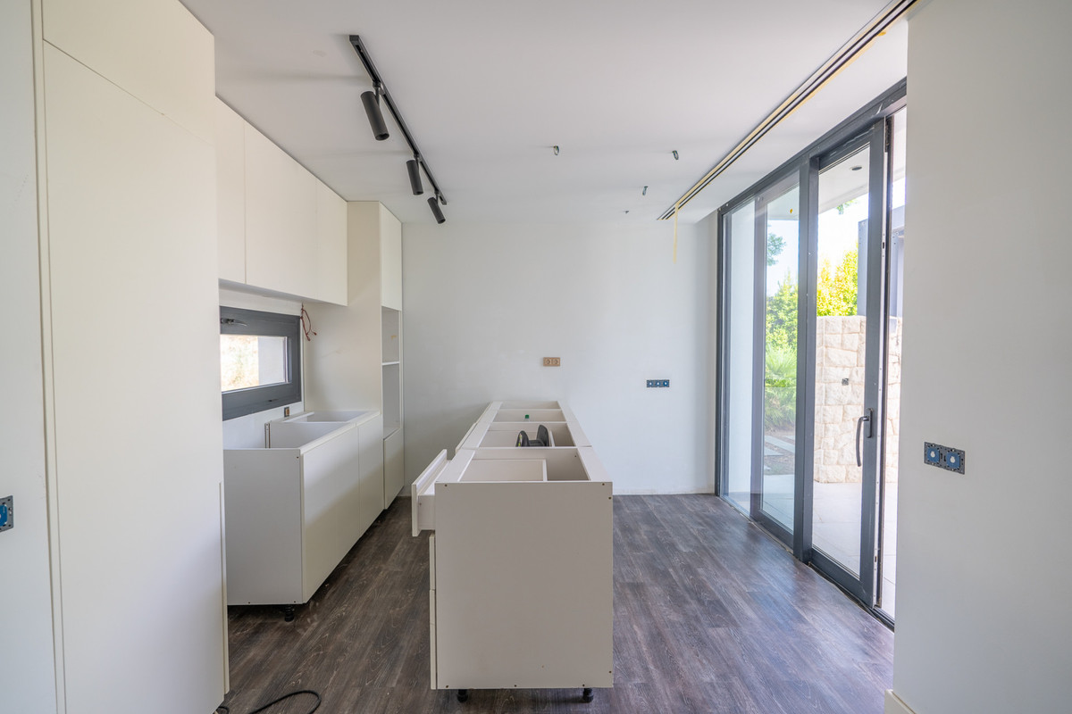 3 Bed Townhouse for sale in Estepona Costa Del Sol, Málaga, Spain