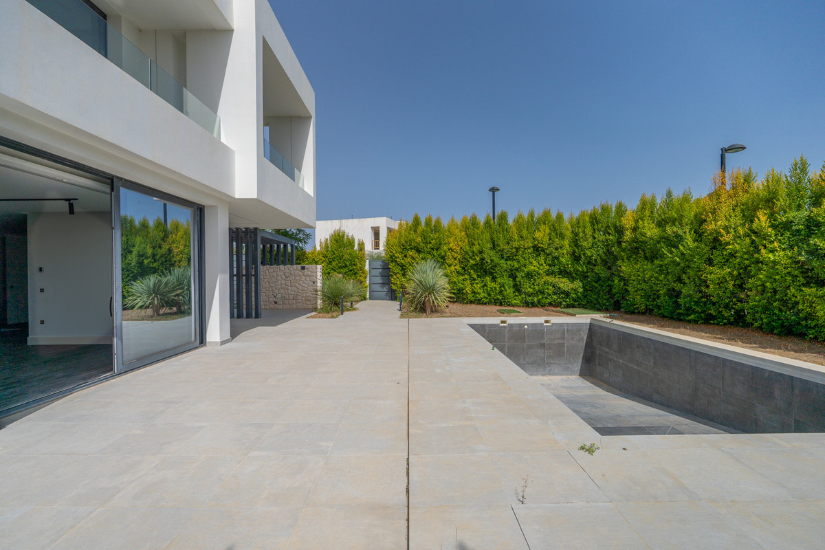 3 Bed Townhouse for sale in Estepona Costa Del Sol, Málaga, Spain