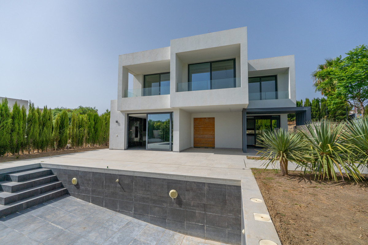 3 Bed Townhouse for sale in Estepona Costa Del Sol, Málaga, Spain