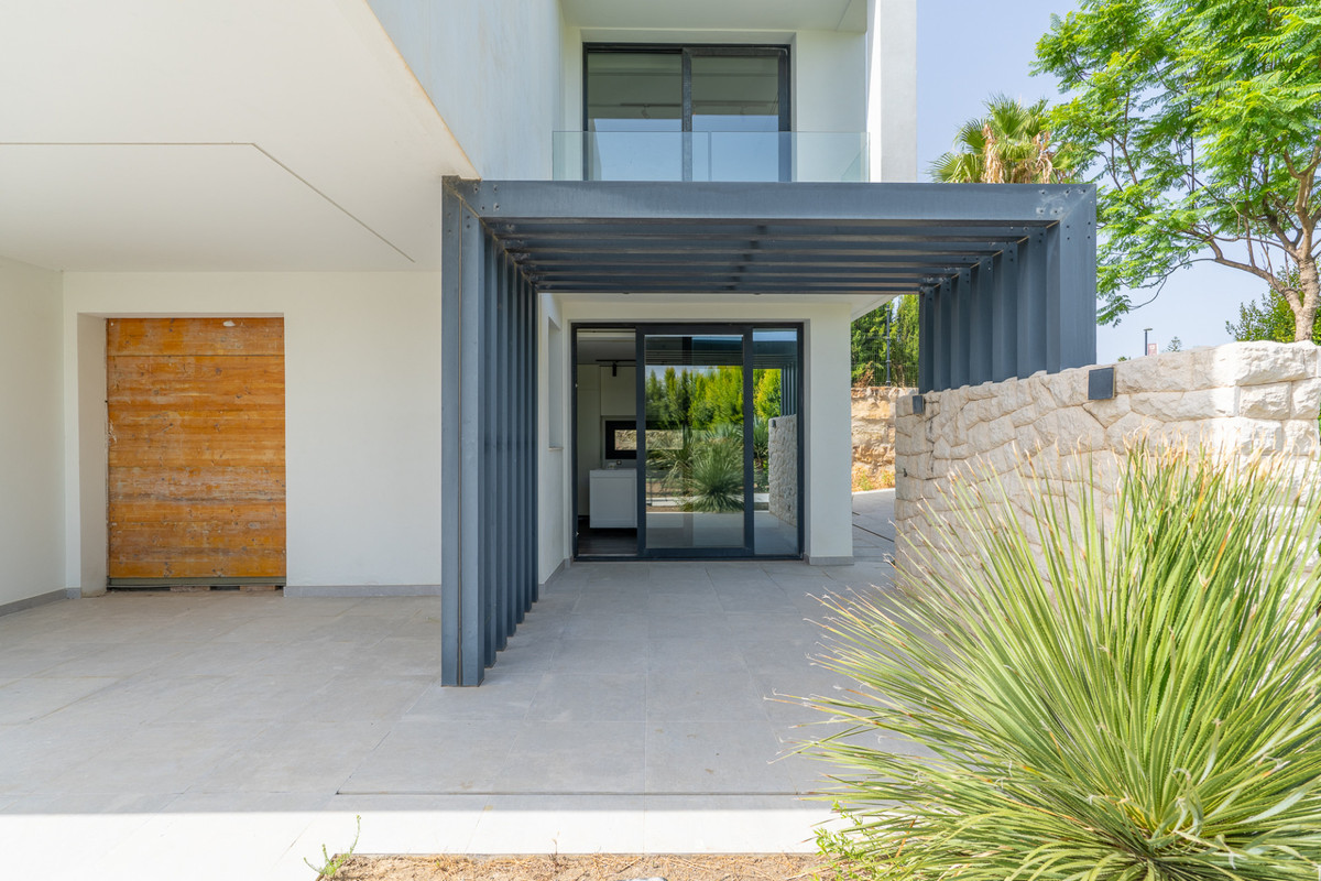 3 Bed Townhouse for sale in Estepona Costa Del Sol, Málaga, Spain