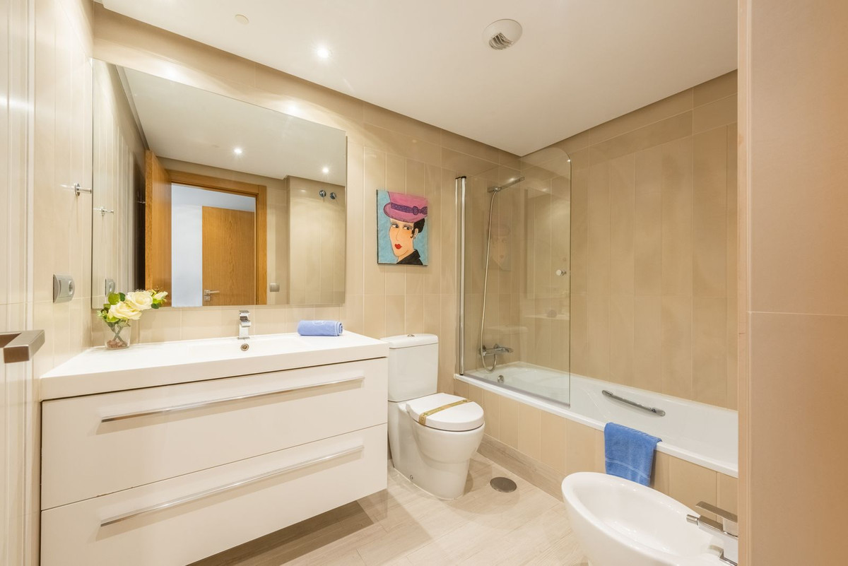 3 Bed Apartment for sale in San Pedro De Alcántara Costa Del Sol, Málaga, Spain