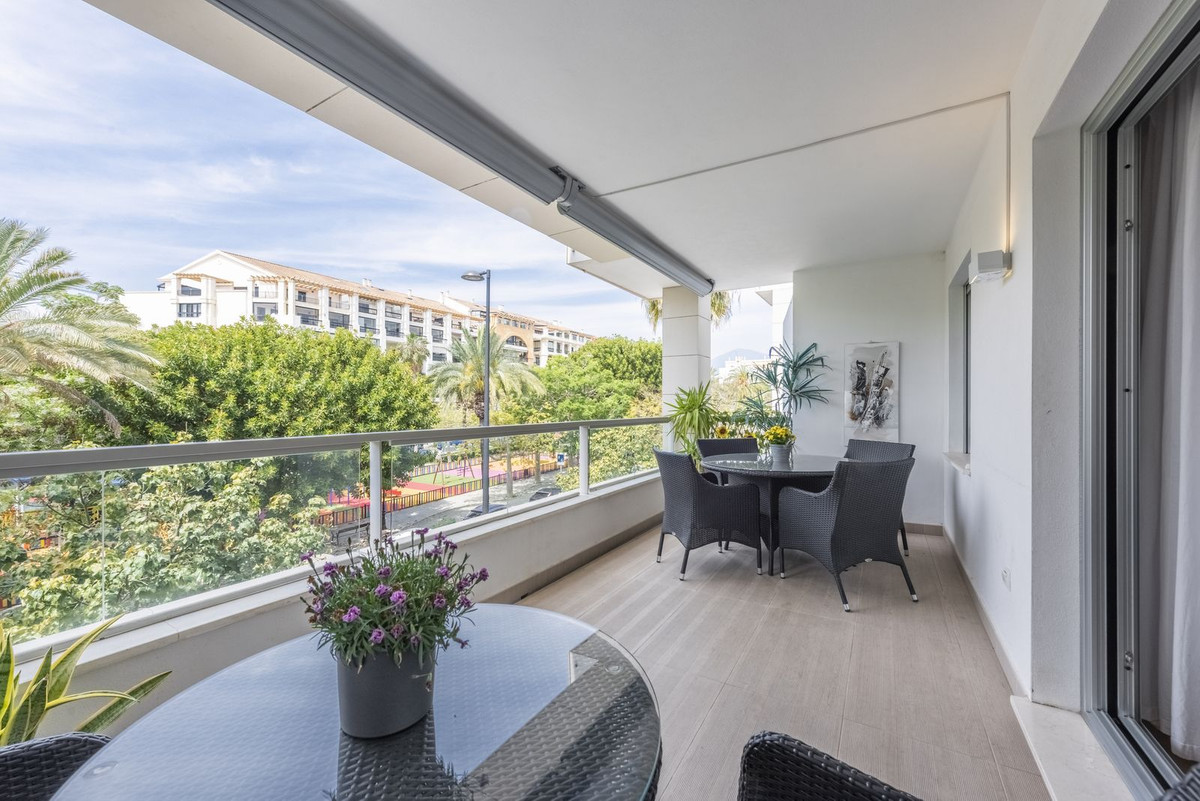 3 Bed Apartment for sale in San Pedro De Alcántara Costa Del Sol, Málaga, Spain