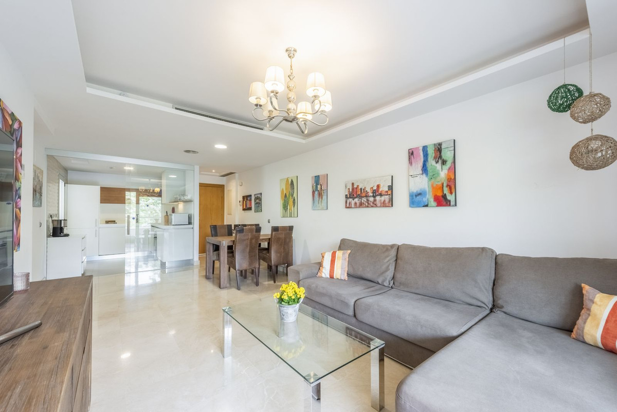 3 Bed Apartment for sale in San Pedro De Alcántara Costa Del Sol, Málaga, Spain