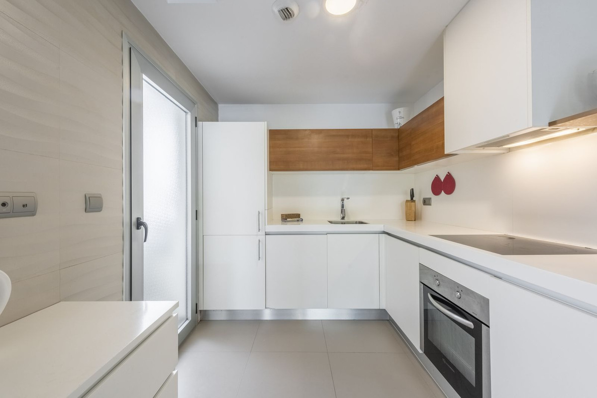 3 Bed Apartment for sale in San Pedro De Alcántara Costa Del Sol, Málaga, Spain
