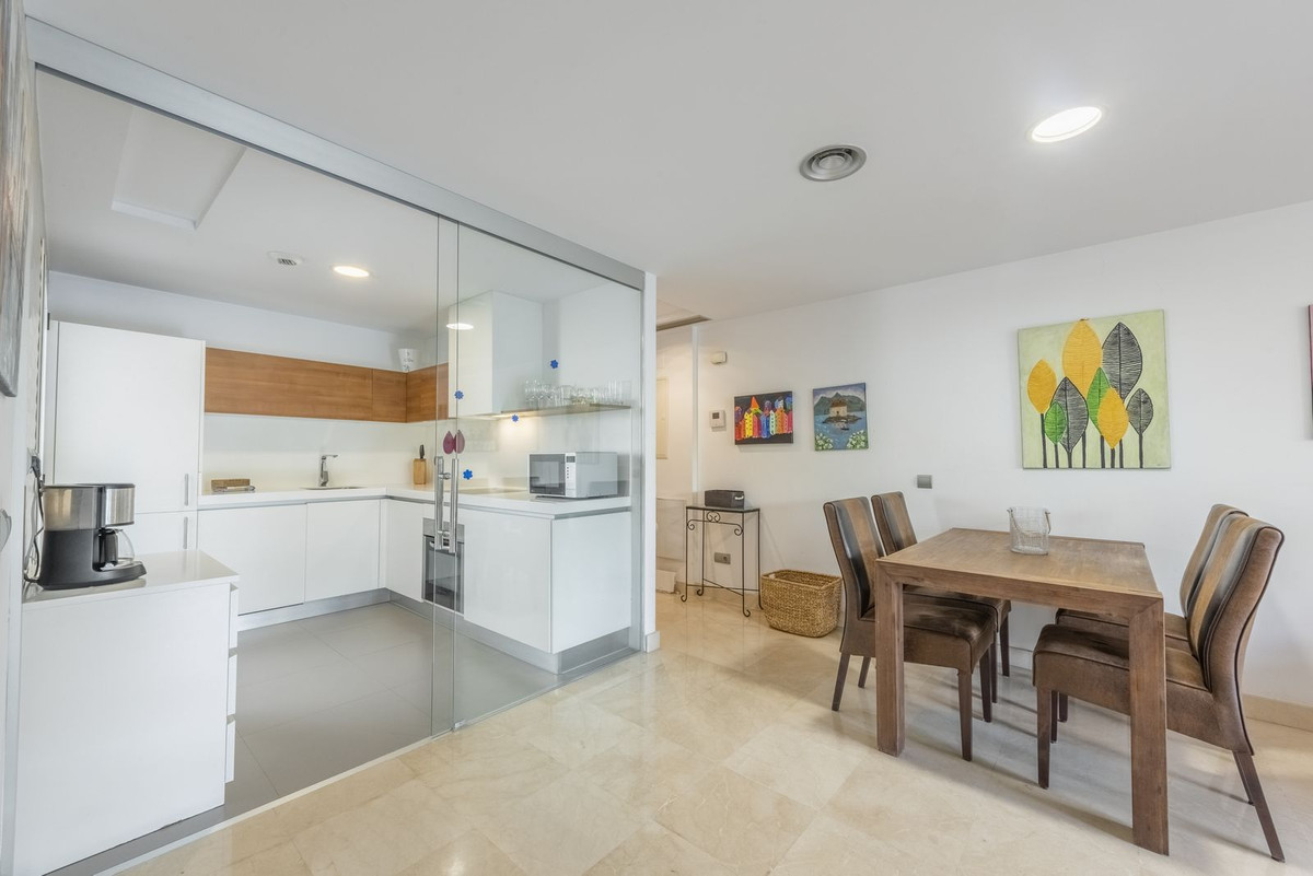 3 Bed Apartment for sale in San Pedro De Alcántara Costa Del Sol, Málaga, Spain