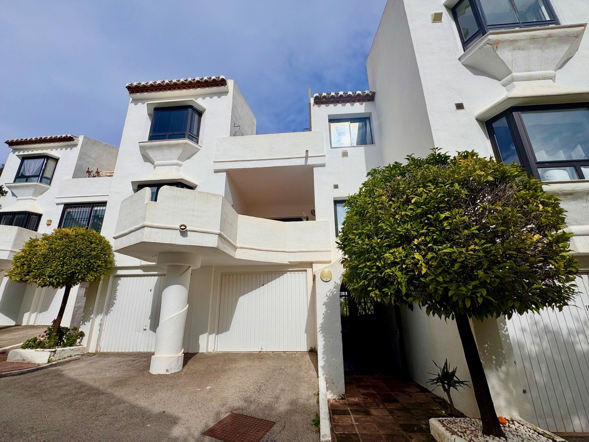 Se vende Apartamento en Planta Última de 2 dormitorios en Costa Del Sol, Málaga, España