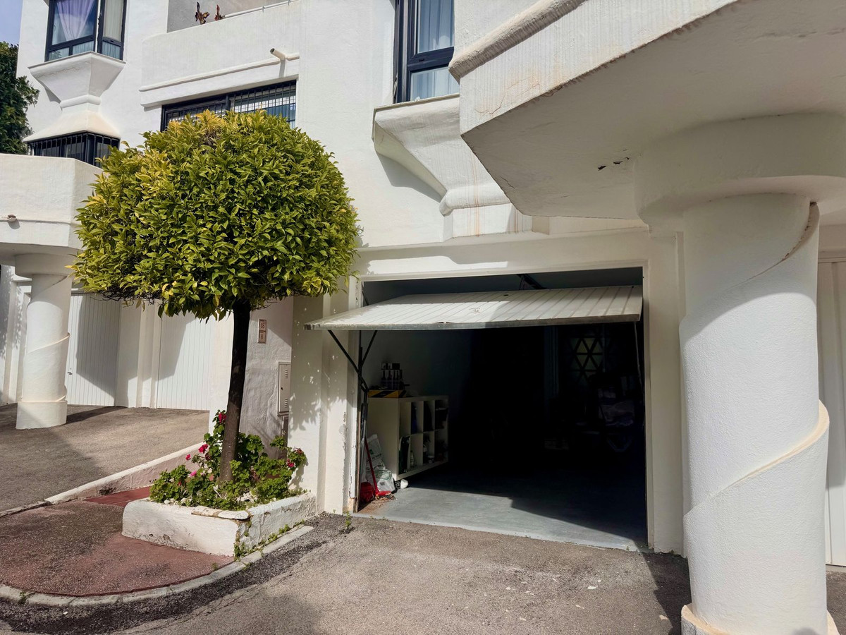 Se vende Apartamento en Planta Última de 2 dormitorios en Costa Del Sol, Málaga, España