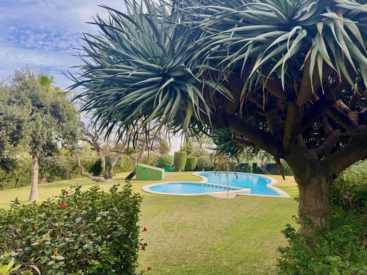 Se vende Apartamento en Planta Última de 2 dormitorios en Costa Del Sol, Málaga, España