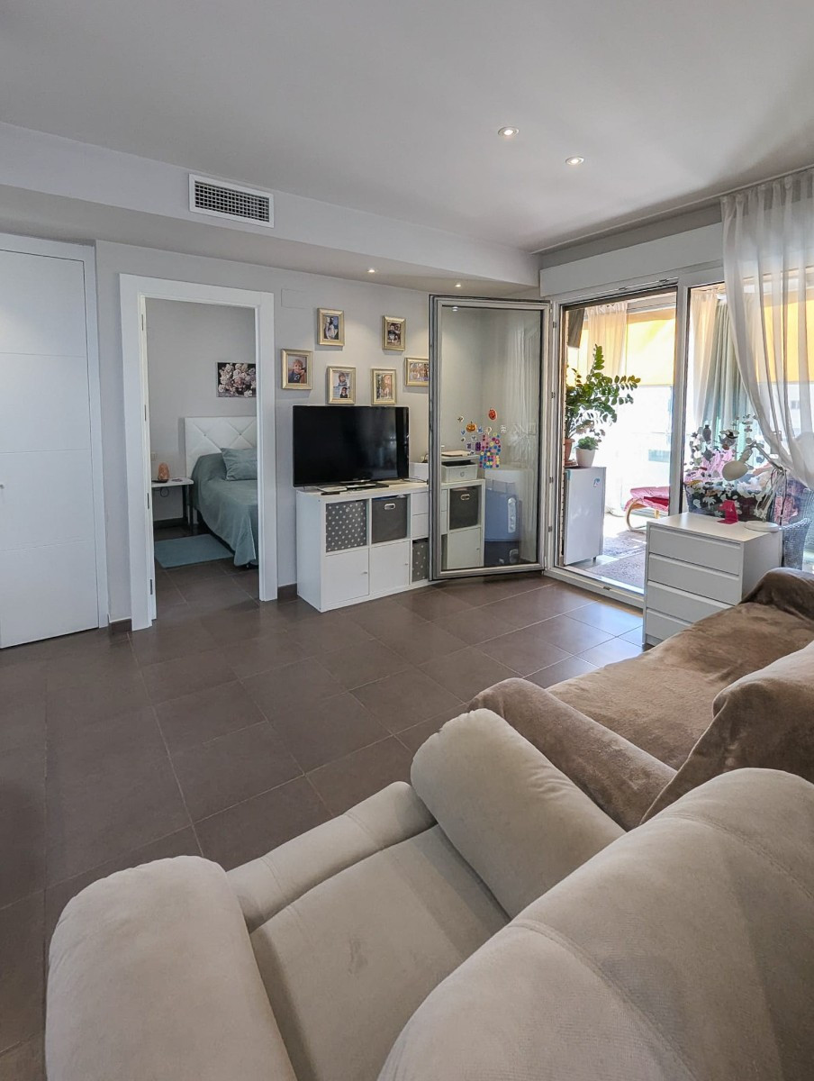 Se vende Apartamento Planta Media de 2 dormitorios en Costa Blanca, Alicante, España