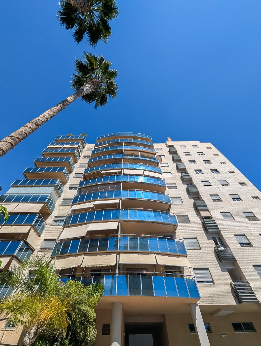 Se vende Apartamento Planta Media de 2 dormitorios en Costa Blanca, Alicante, España