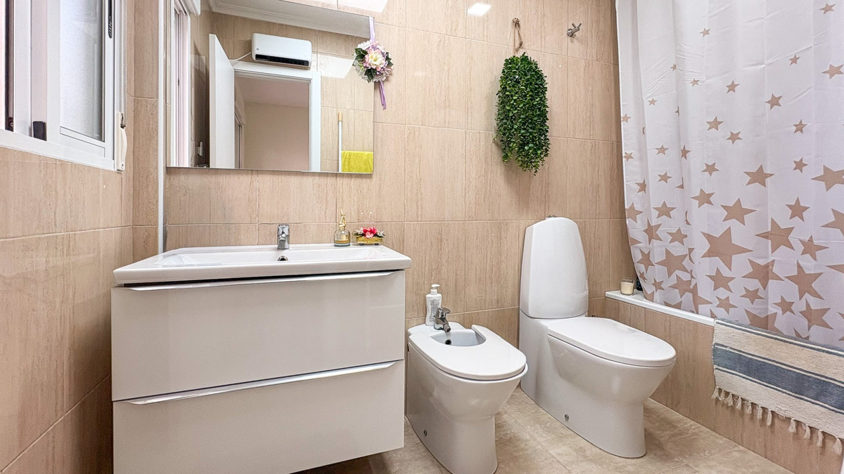 3 Bed Townhouse for sale in Arenales Del Sol Costa Blanca, Alicante, Spain