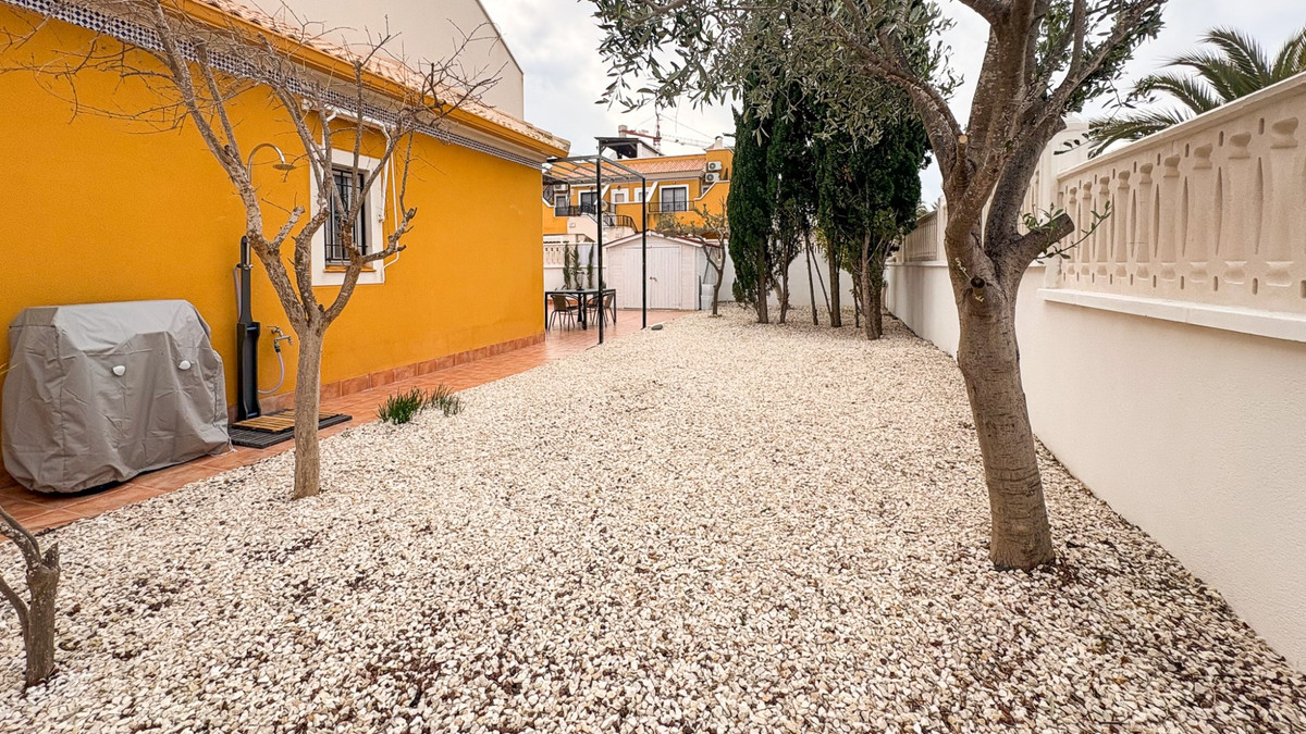 3 Bed Townhouse for sale in Arenales Del Sol Costa Blanca, Alicante, Spain