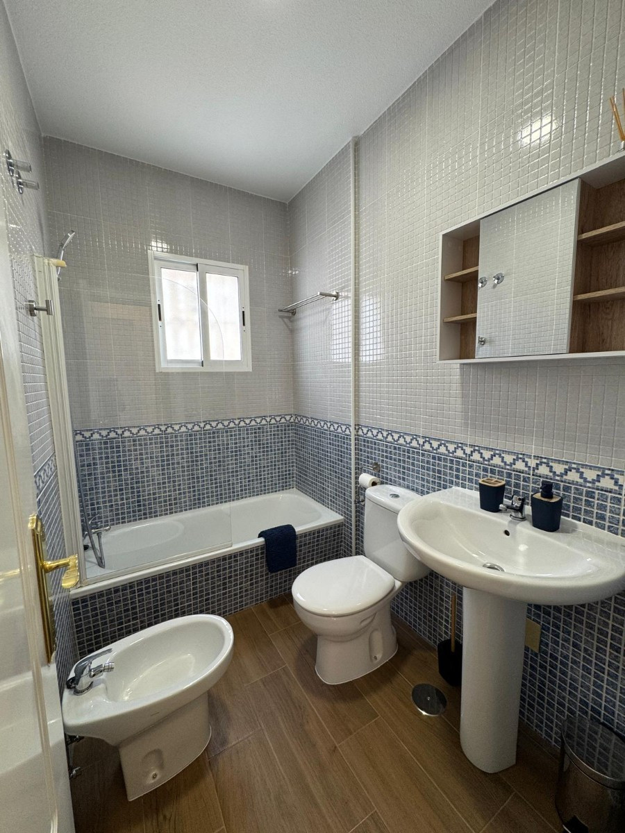 Se vende Adosada de 2 dormitorios en Costa Blanca, Alicante, España
