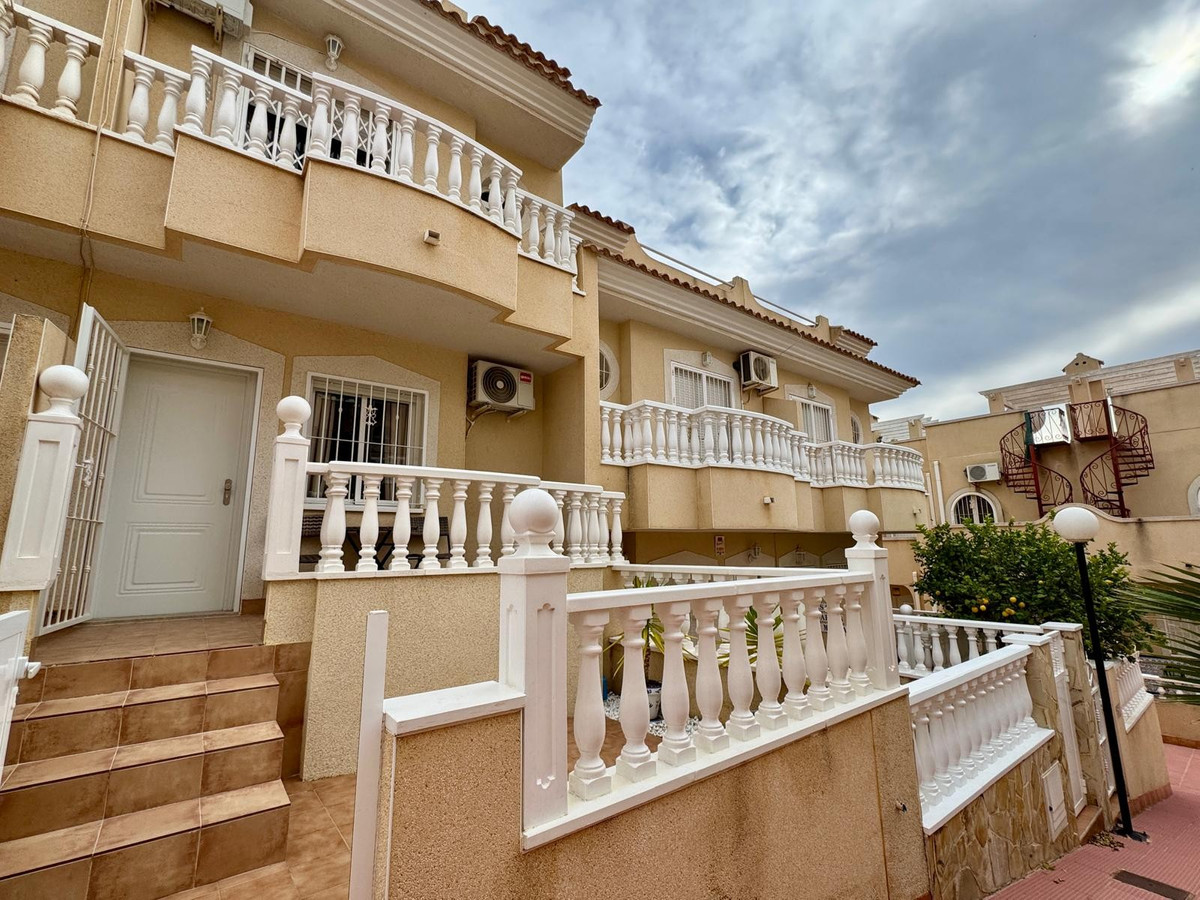 Se vende Adosada de 2 dormitorios en Costa Blanca, Alicante, España