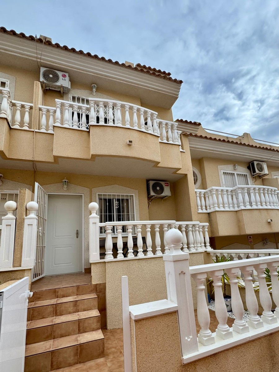 Se vende Adosada de 2 dormitorios en Costa Blanca, Alicante, España