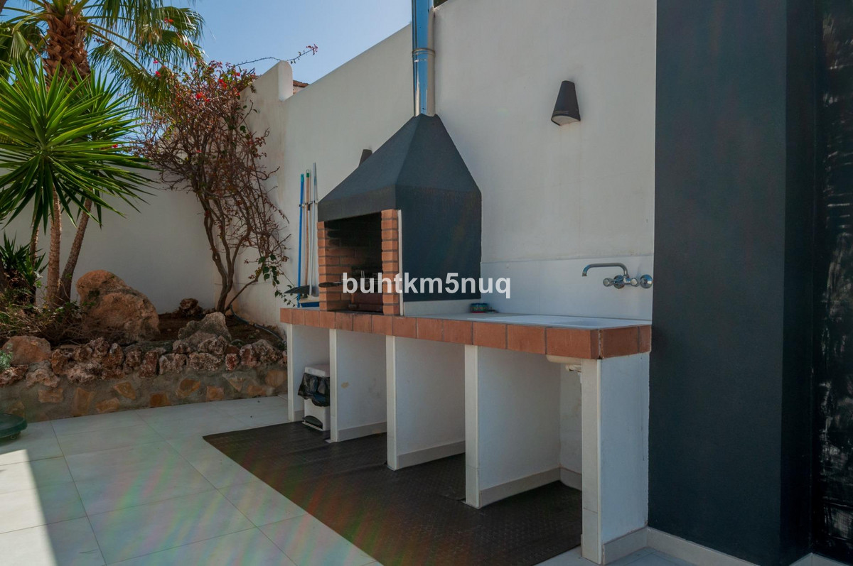 6 Bed Townhouse for sale in Benissa Costa Blanca, Alicante, Spain