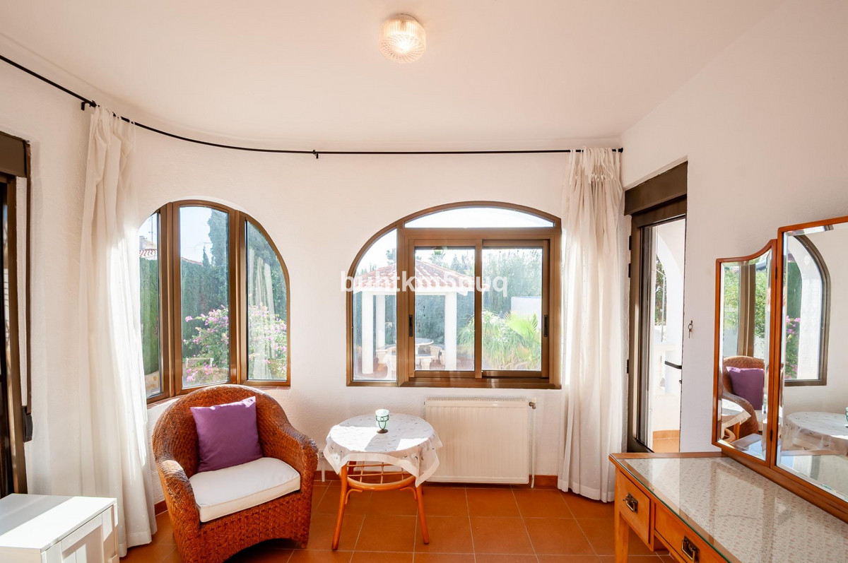 Se vende Villa - Chalet de 3 dormitorios en Costa Blanca, Alicante, España
