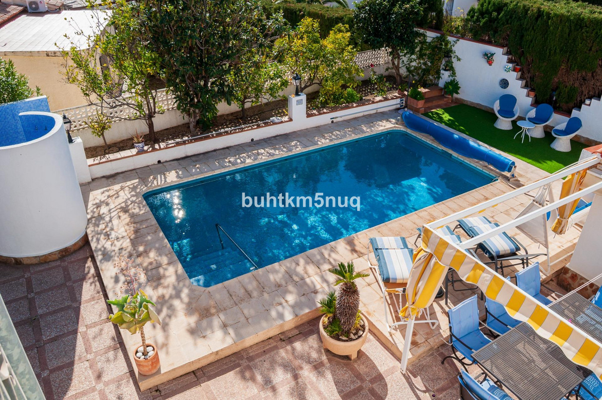Se vende Villa - Chalet de 3 dormitorios en Costa Blanca, Alicante, España