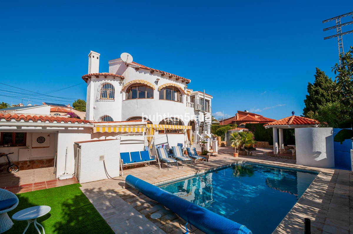 Se vende Villa - Chalet de 3 dormitorios en Costa Blanca, Alicante, España