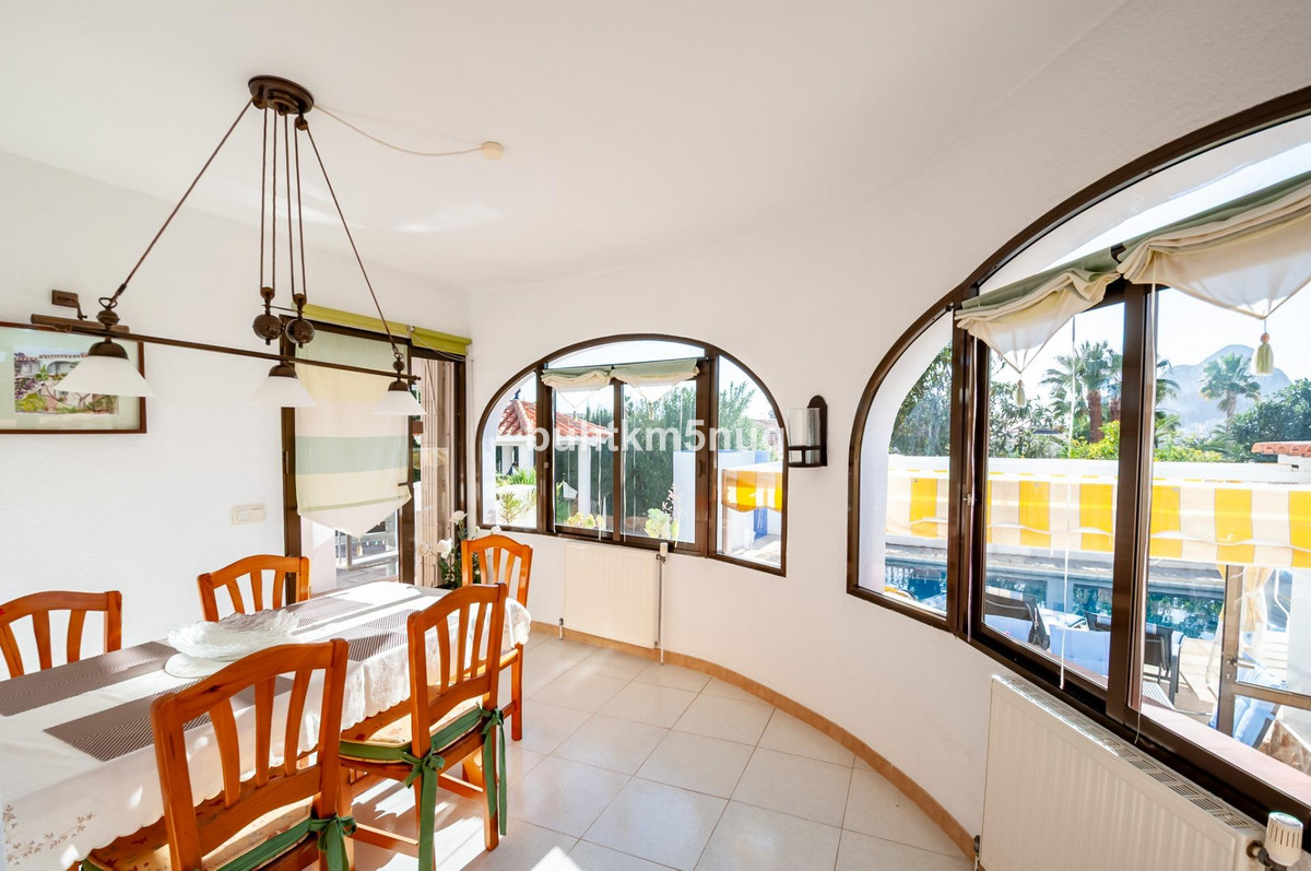Se vende Villa - Chalet de 3 dormitorios en Costa Blanca, Alicante, España