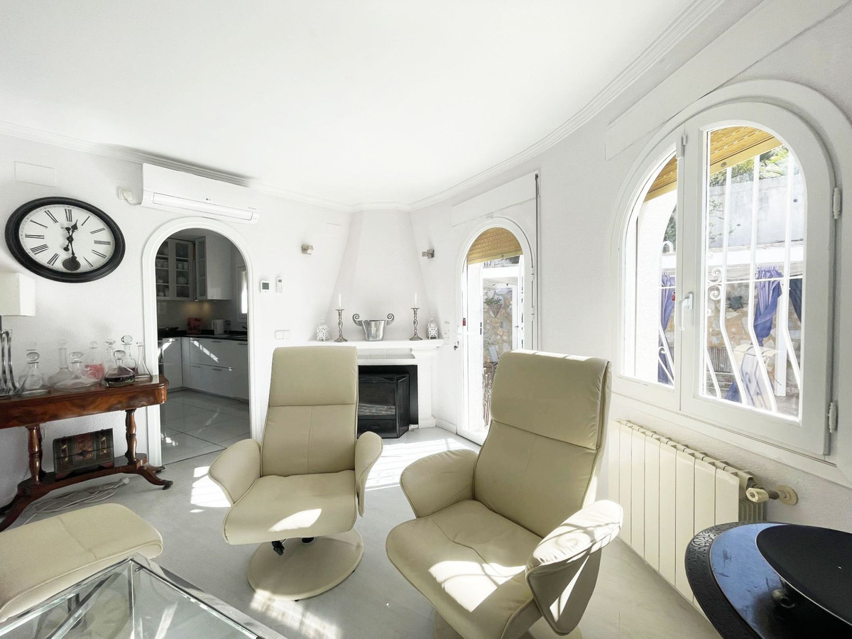 4 Bed Townhouse for sale in Calpe Costa Blanca, Alicante, Spain