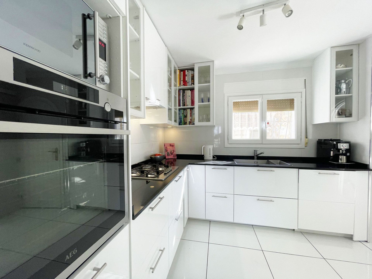 4 Bed Townhouse for sale in Calpe Costa Blanca, Alicante, Spain