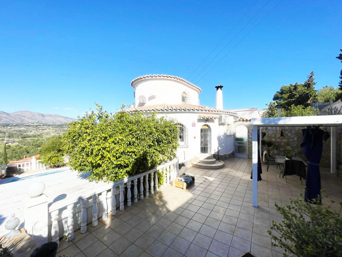4 Bed Townhouse for sale in Calpe Costa Blanca, Alicante, Spain