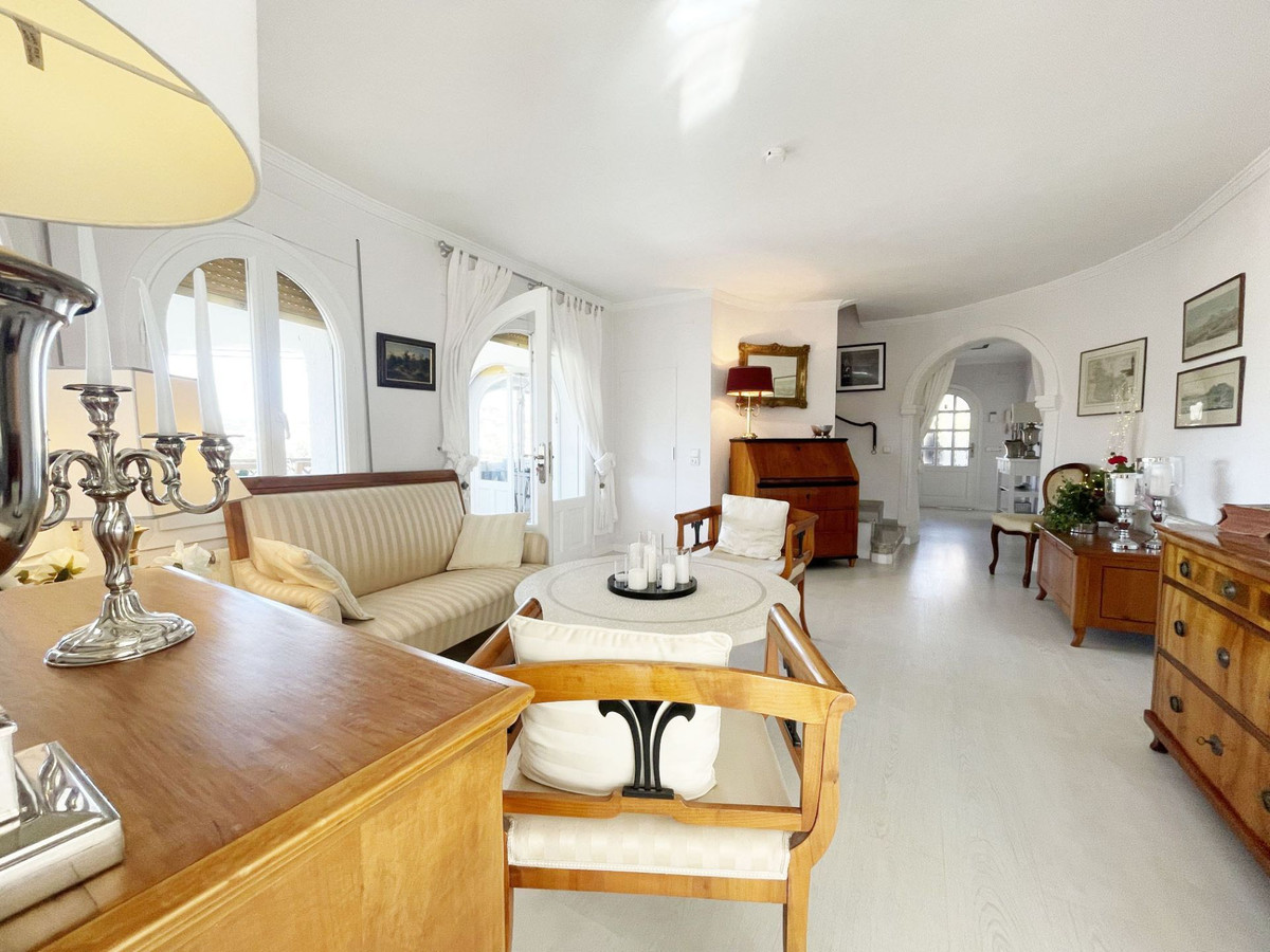 4 Bed Townhouse for sale in Calpe Costa Blanca, Alicante, Spain
