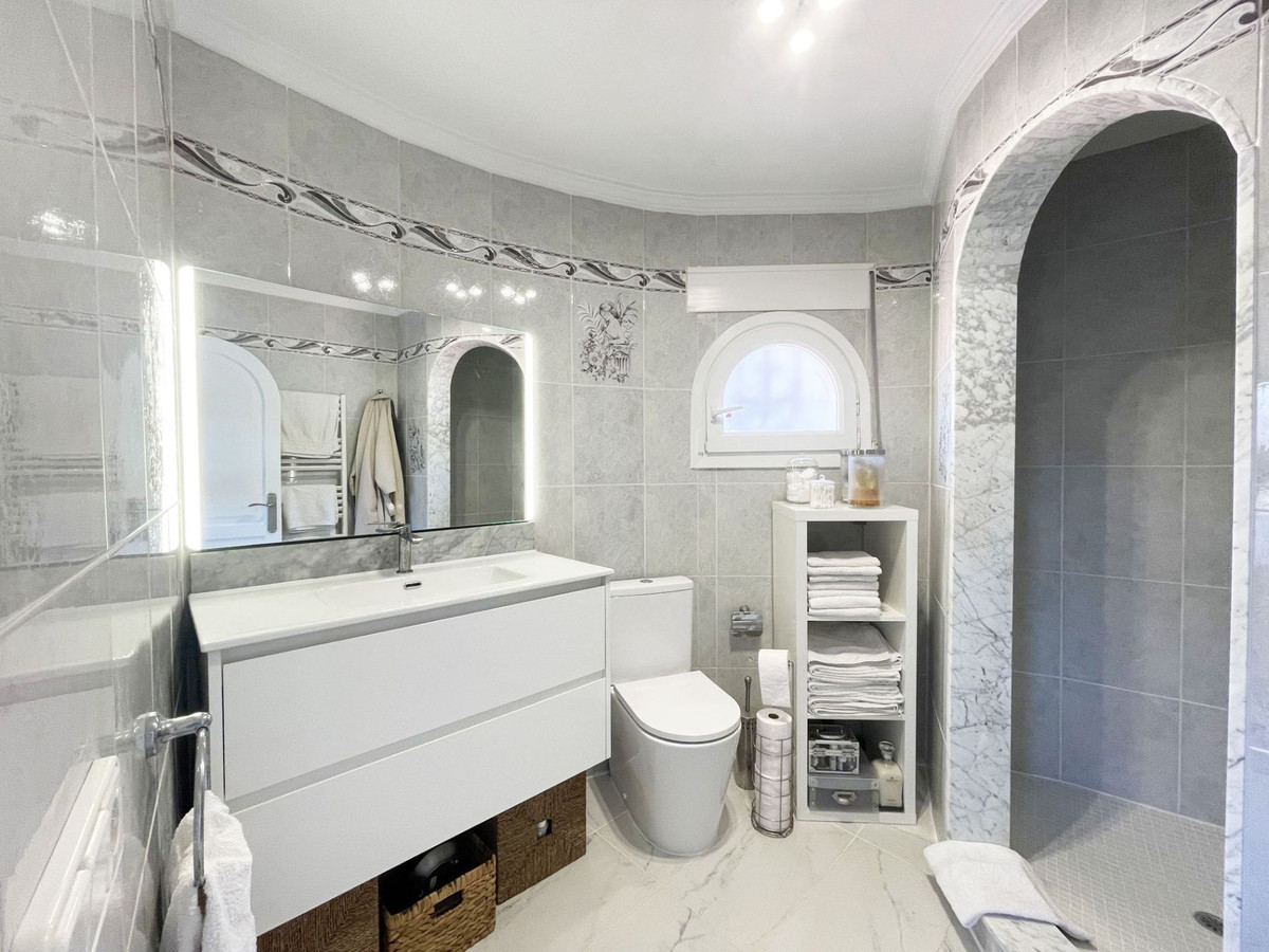 4 Bed Townhouse for sale in Calpe Costa Blanca, Alicante, Spain