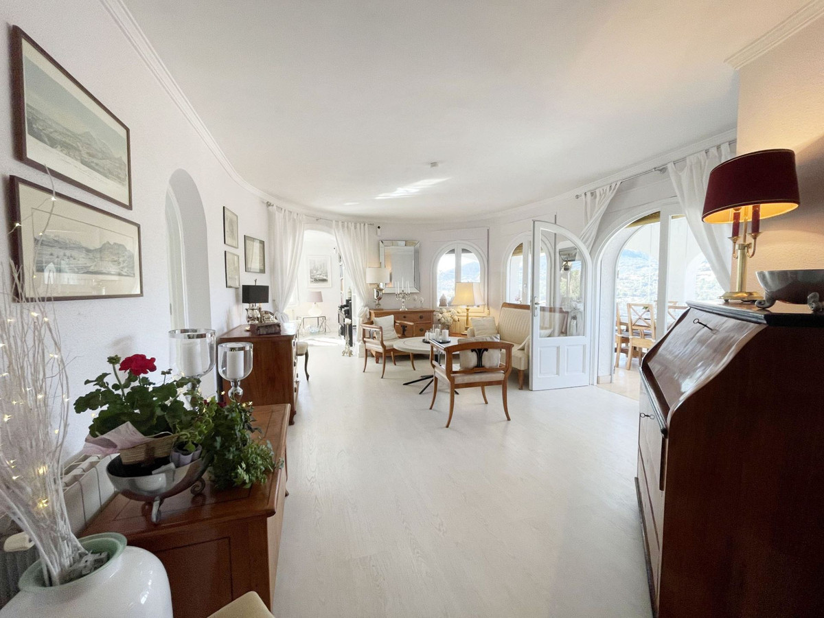 4 Bed Townhouse for sale in Calpe Costa Blanca, Alicante, Spain