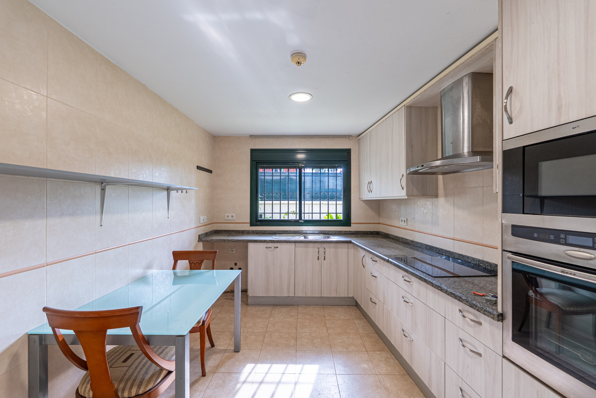 4 Bed Townhouse for sale in Estepona Costa Del Sol, Málaga, Spain