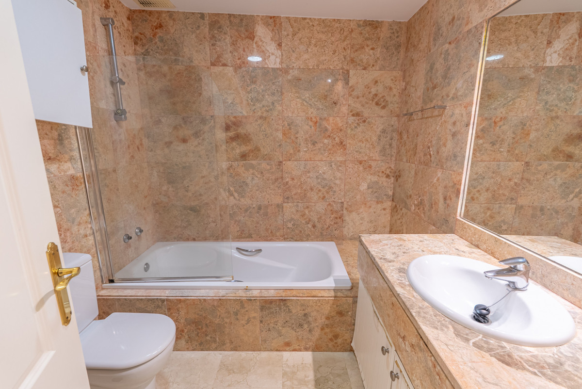 4 Bed Townhouse for sale in Estepona Costa Del Sol, Málaga, Spain