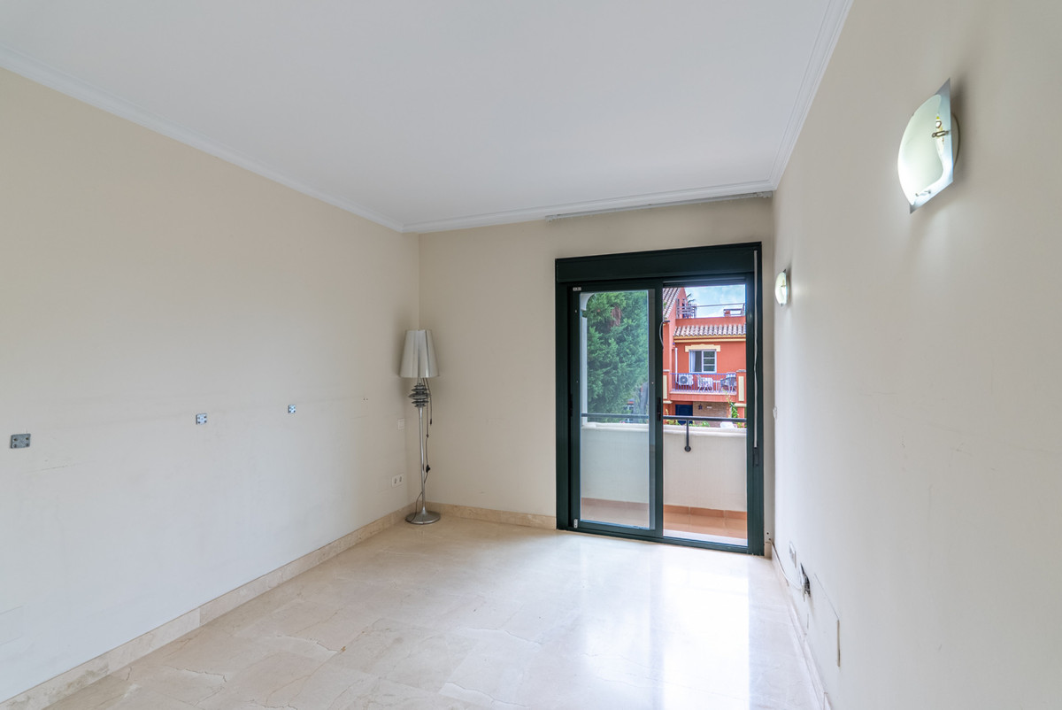 4 Bed Townhouse for sale in Estepona Costa Del Sol, Málaga, Spain